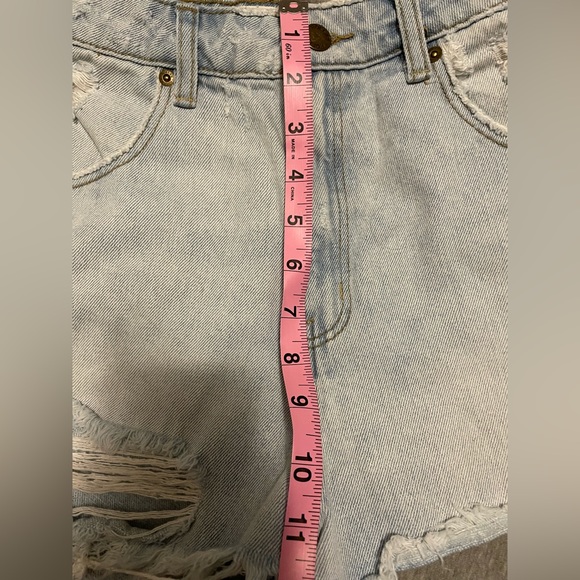 Abercrombie 90s Cutoff Denim Shorts - Picture 5 of 5